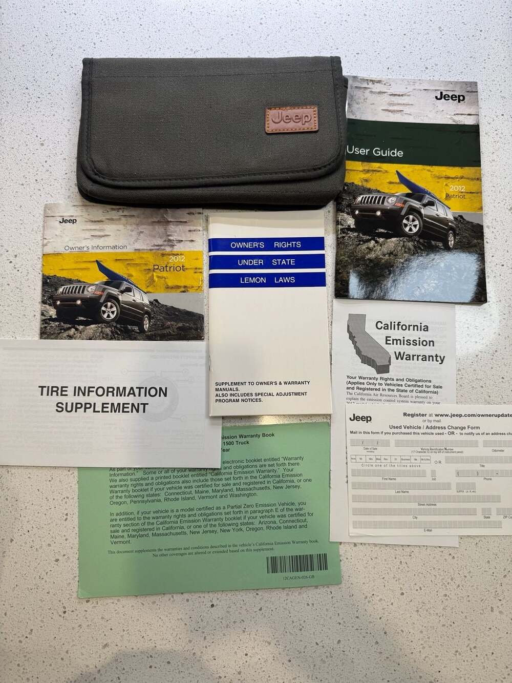 2012 Jeep Patriot Owner's Manual and User Guide Set with Carrying Case